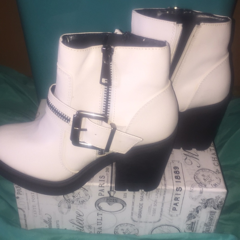 Booties size 7 1/2